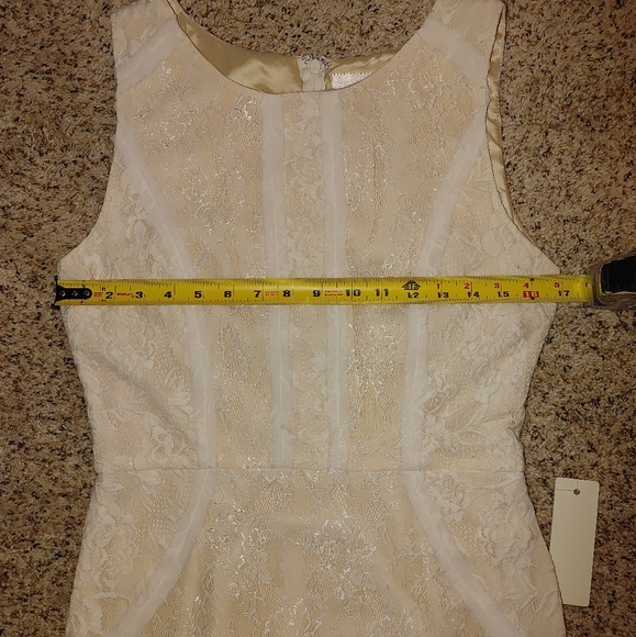 A. DREA LACE BODY-CON DRESS L - Picture 12 of 15